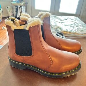 11 women’s-NEW Brown Doc Martens 2976 Women's Faux Fur Lined Chelsea Boots